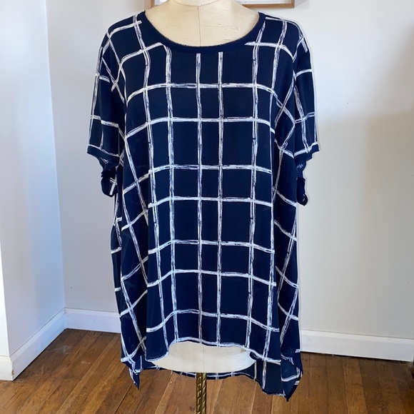 Lane Bryant 26/28 navy and white top - Picture 1 of 6